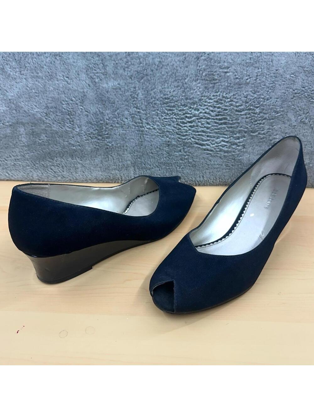 Liz Claiborne Maryann Black Peep Toe Wedges Classic Professional Quiet Luxe